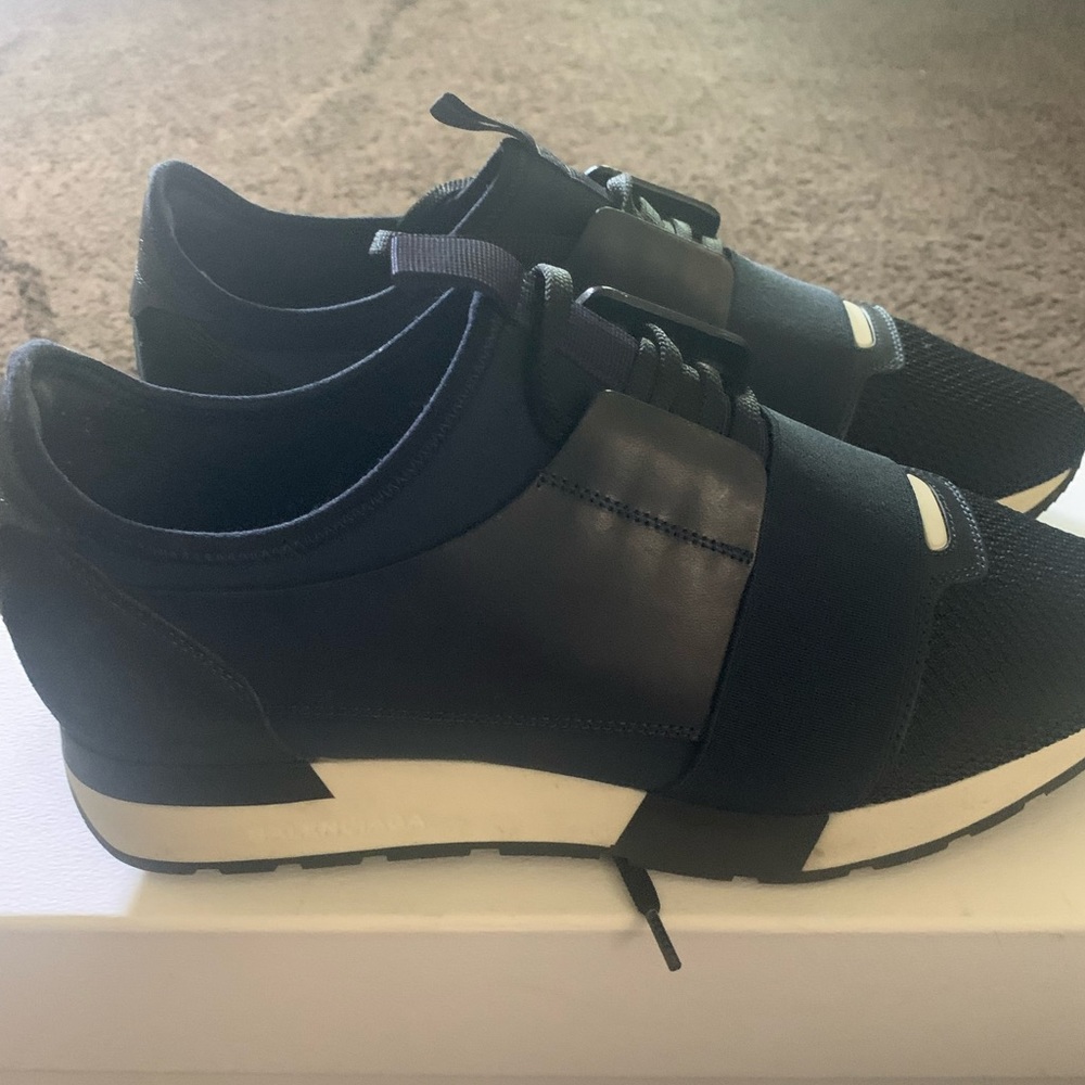 Women Balenciaga Road runner sneakers